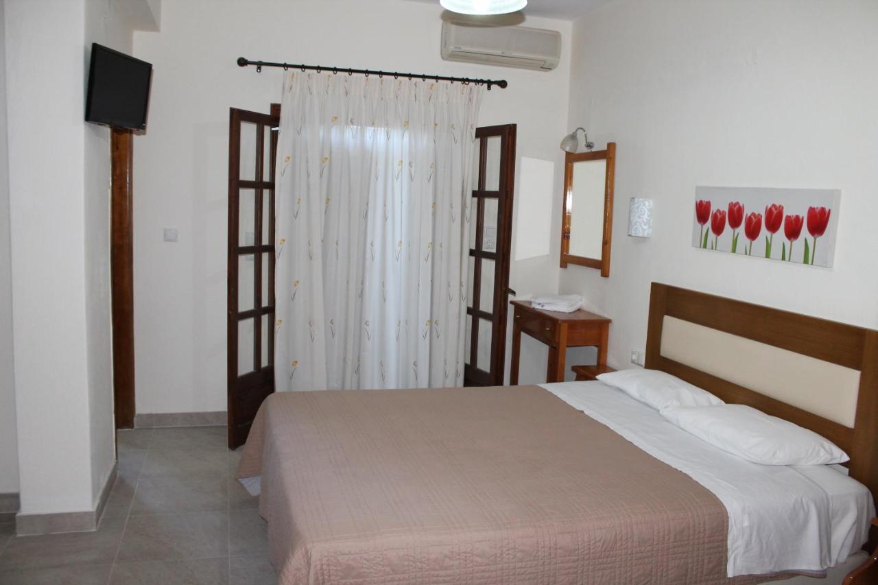 To Mpalkoni Hotel Хорефто Екстериор снимка