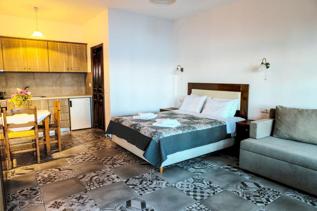To Mpalkoni Hotel Хорефто Екстериор снимка